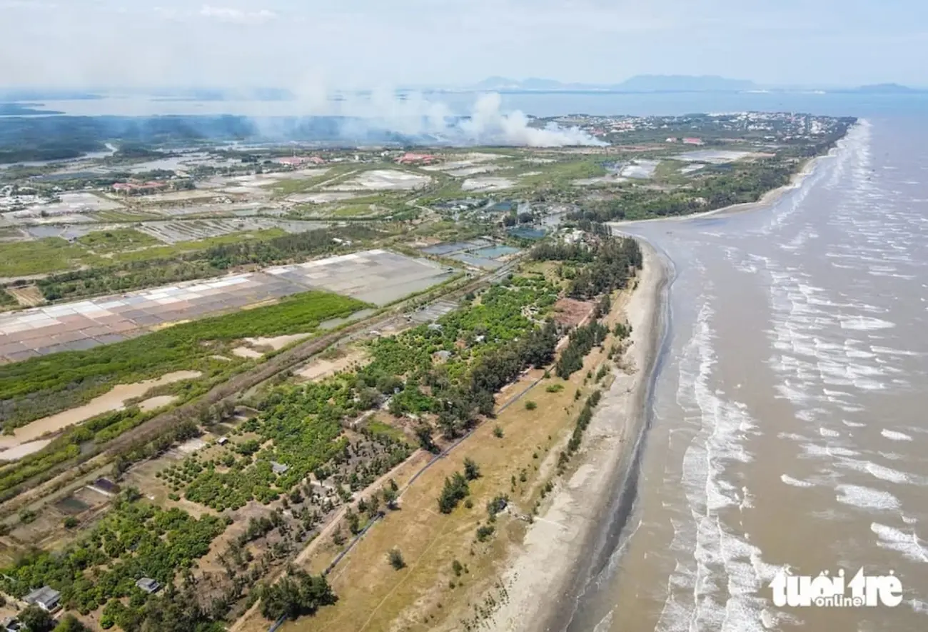 Khu vực bờ biển Cần Giờ nhìn từ trên cao, nơi dự án Vinhomes Green Paradise sẽ phát triển thành siêu đô thị ven biển.
