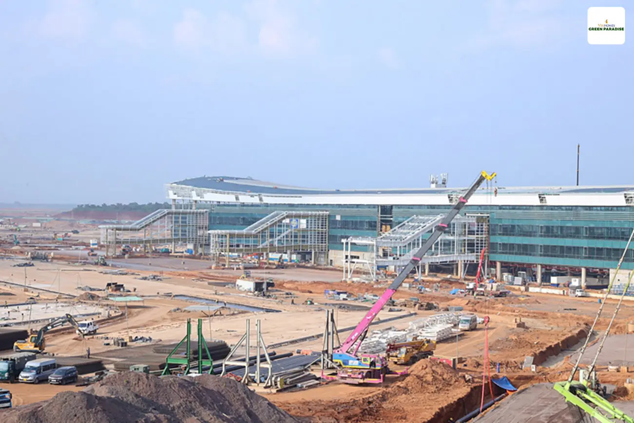 Tiến độ thi công nhà ga hành khách sân bay Long Thành, dự kiến hoàn thành vào năm 2025.